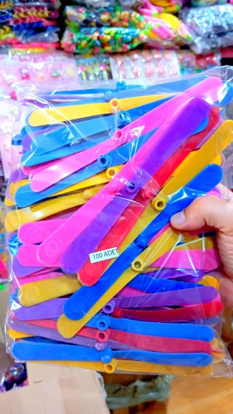 toptan oyuncak pervane elle çevirilen