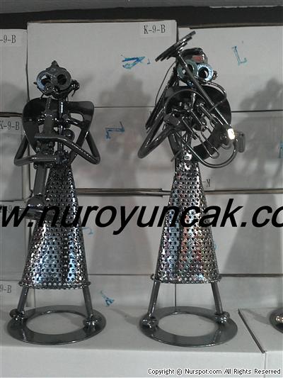 metal büyük biblo
