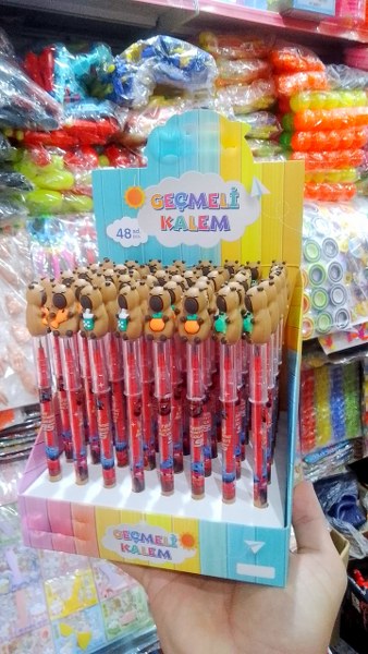 toptan yumurtlayan kalem maskot kapibara 