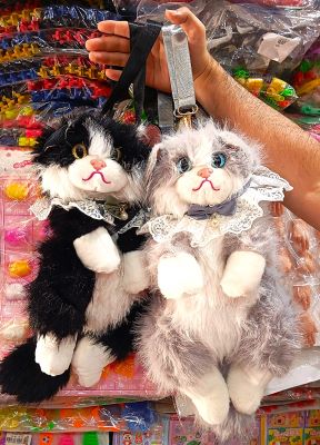 toptan kedi sırt çantası patisine basıldığında miyavlar