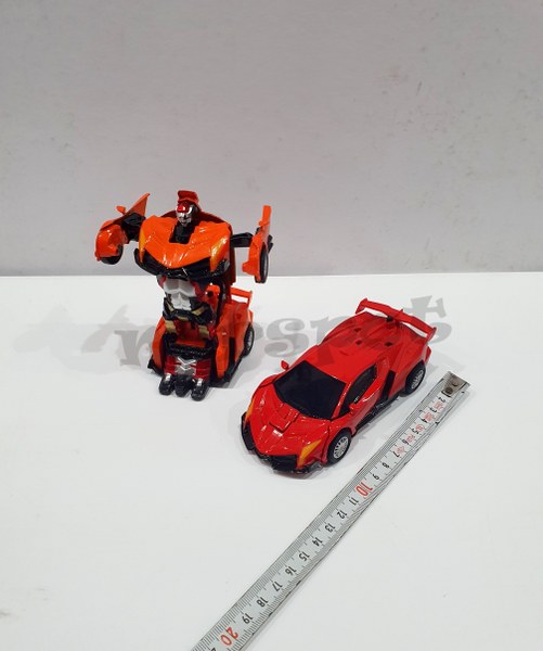 toptan oyuncak metal araba robot olan  9323