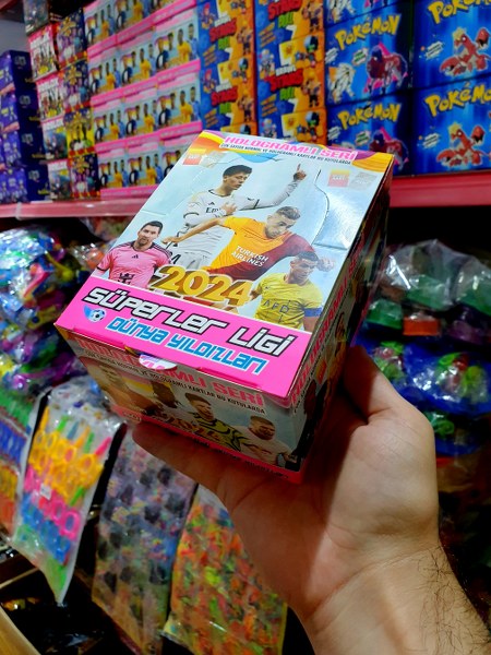 toptan futbolcu kartı kutulu  7652