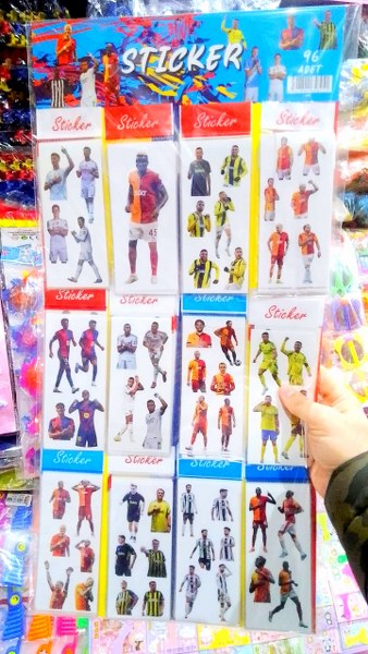 toptan sticker küçük futbolcu serisi 96 lı stant   8451