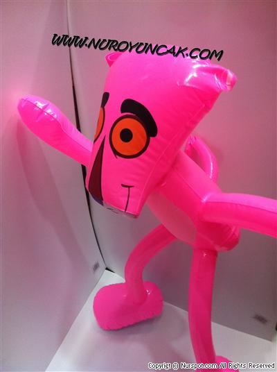 balon pembe panter